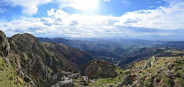 Parque Natural de la Peña de Aya