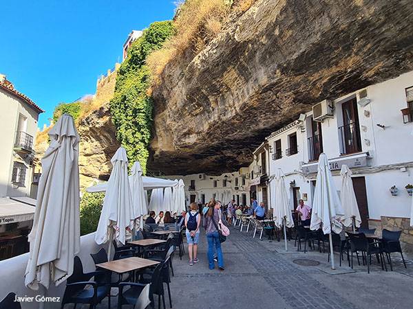 Setenil de las Bodegas - calle Cuevas del Sol
