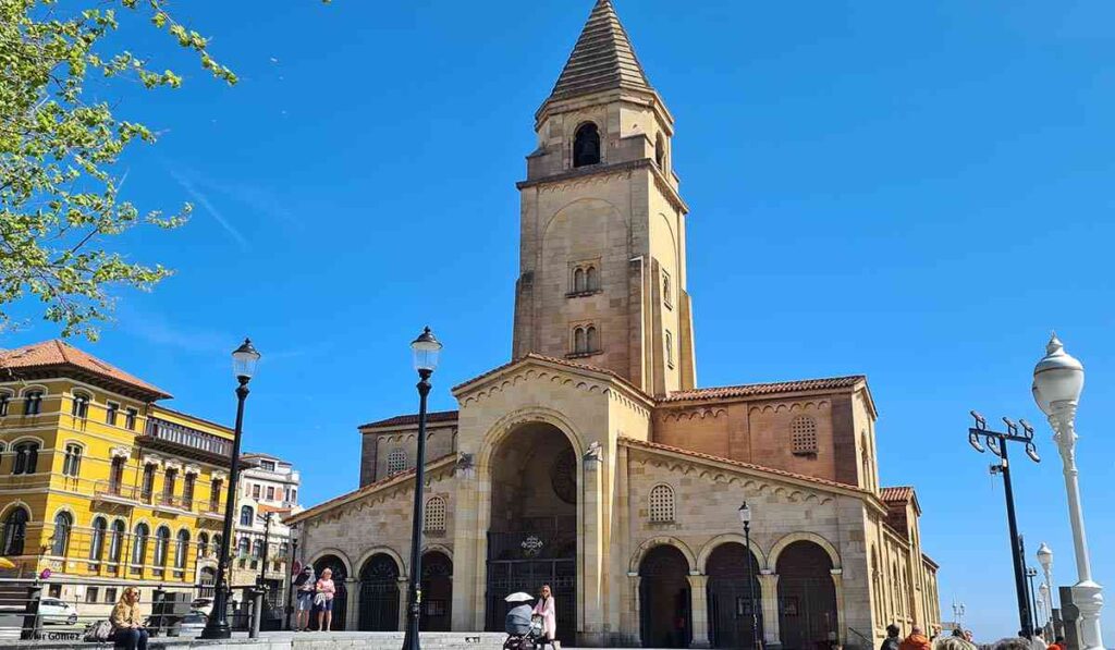 iglesia de san pedro 01 en gijon iglesia de san pedro en gijon